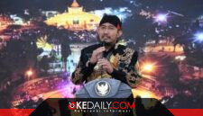 Dalam rangka HSN 2026, Bupati Wongsojudo mewajibkan penggunaan busana muslim khas santri bagi seluruh ASN dan pegawai no-ASN di lingkungan Pemkab Sumenep melalui Surat Edaran resmi. ®okedaily.com [Foto: Istimewa]