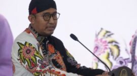 Bupati Wongsojudo berkomitmen menekan angka kemiskinan dengan mendorong perlindungan sosial yang tepat sasaran dan pemberdayaan ekonomi berbasis kemandirian warga. ®okedaily.com [Foto: Istimewa]