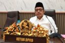 Ketua DPRD Kabupaten Sumenep H. Zainal Arifin mengingatkan para santri untuk menguasai perkembangan teknologi tanpa meninggalkan nilai-nilai akhlakul karimah. ®okedaily.com [Foto: Dok. DPRD Sumenep]