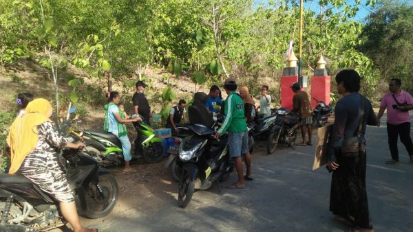 Kreatifitas Anak Pulau, PSPS Bagikan Pertalite Gratis
