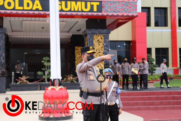 Kapolda Sumut Irjen Pol RZ Panca Putra Simanjuntak saat memimpin apel personel BKO untuk Pengamanan Pilkades [okedaily.com / Awi]