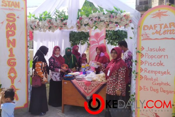 SMPN 1 Gayam Proaktif, Sukseskan Bazar Produk Unggulan Desa dan Lintas Sektor 1 SMPN 1 Gayam Proaktif, Sukseskan Bazar Produk Unggulan Desa dan Lintas Sektor