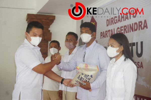 Gerindra Denpasar Bersama Relawan De Gadjah Berbagi Ratusan Beras
